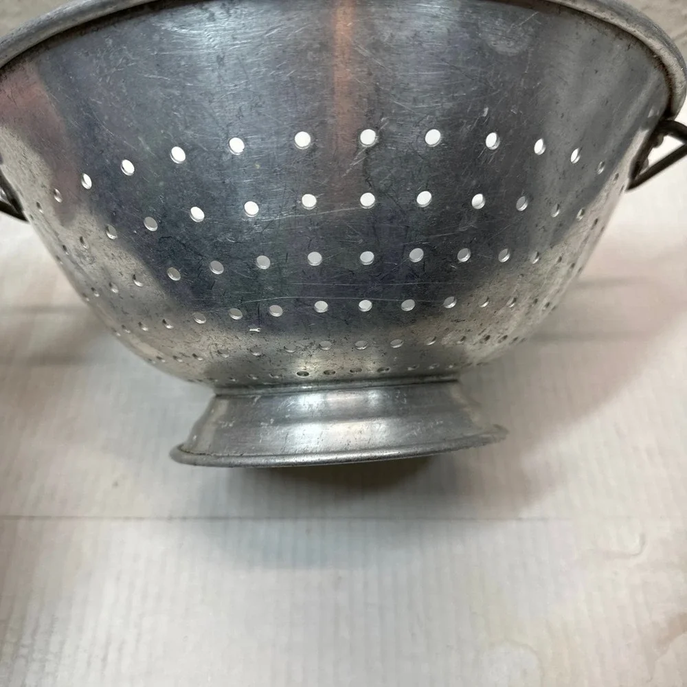 Wear-Ever Heavy Duty Aluminum Colander Strainer‎ Metal Vintage Handles